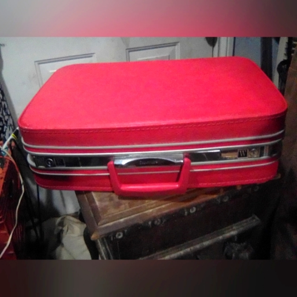 Vintage Hot Pink Samsonite Hard Shell Sides Suitcase Bag Lugaege